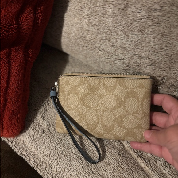 Corner Zip Wristlet
In Signature Canvas With Stripe - Picture 5 of 6